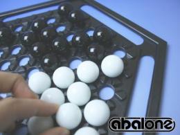 ボードゲーム・アバロン(abalone)|アバロン社(フランス)